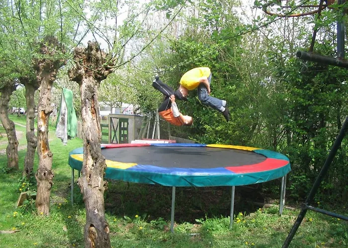 In Het Fruit فندق مبيت وإفطار 3*